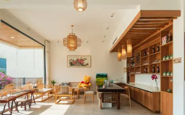 Yangshuo Yuchishe Homestay (Yulonghe Zhuyu Drifting Jinlong Bridge Wharf)