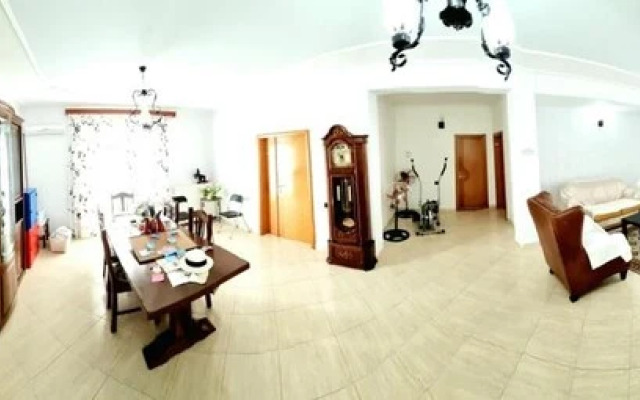Luckyshine Hostel
