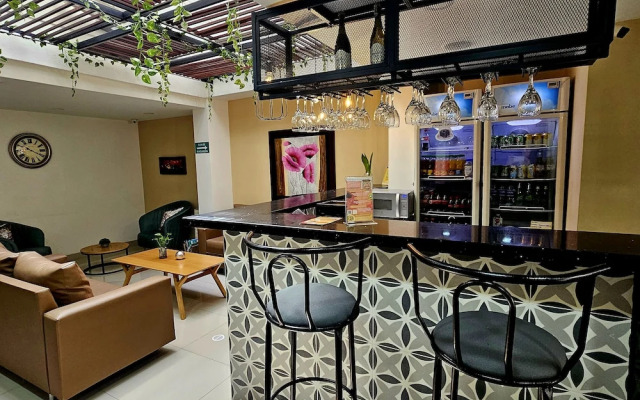 Laureles Guest House - LGH Hotel