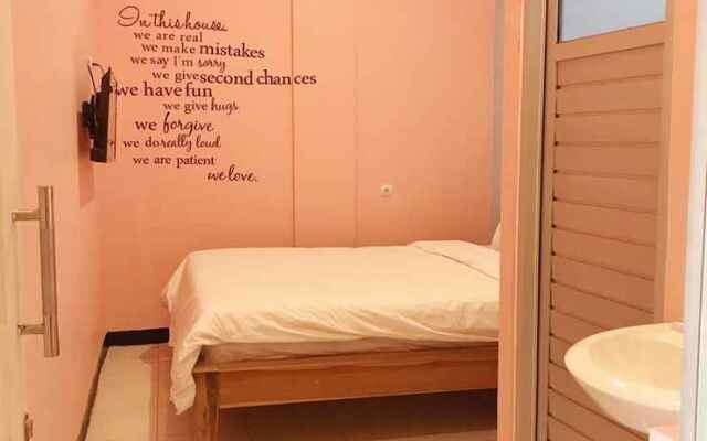 RoomZ Budget Residence