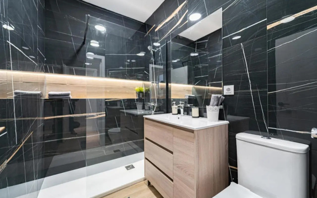 EdSam Madrid Apartments Black