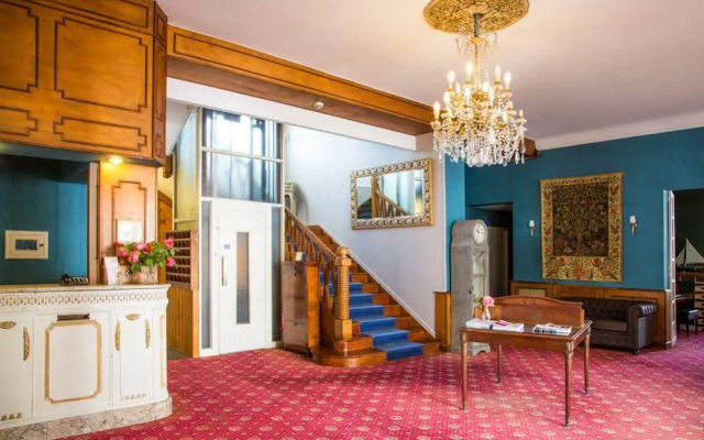 Hostellerie de la Roseraie