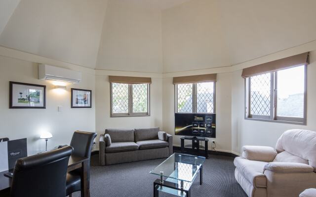 Pavilions Hotel