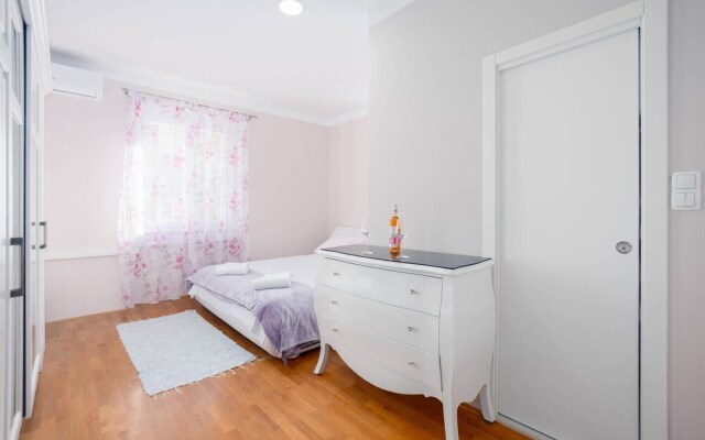 Amazing Apartment in Split With Wifi