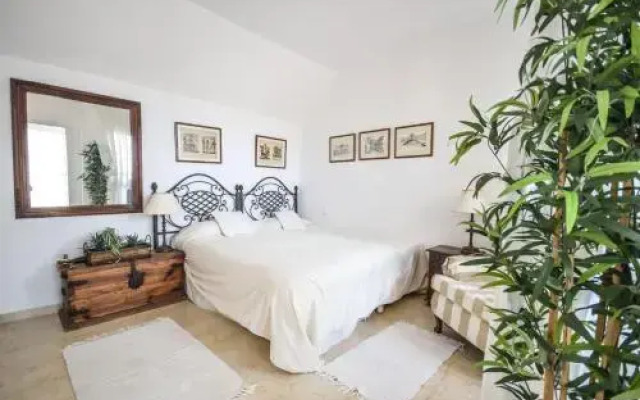 Beautiful beachside duplex apartment with amazing sea views