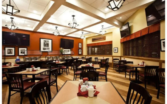 Doubletree by Hilton Fort Myers at Bell Tower Shops