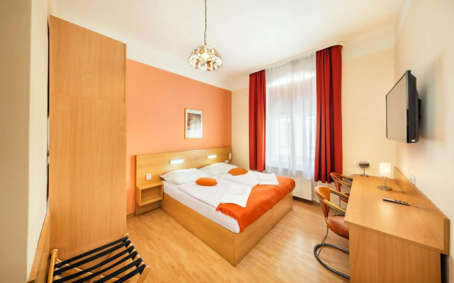 Hotel Golden City Garni