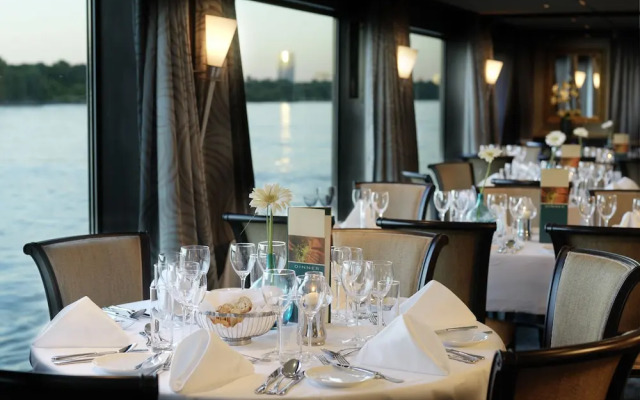 Crossgates Hotelship Medienhafen - Düsseldorf