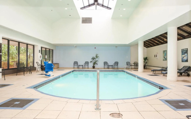 Crowne Plaza Virginia Beach Town Center by IHG