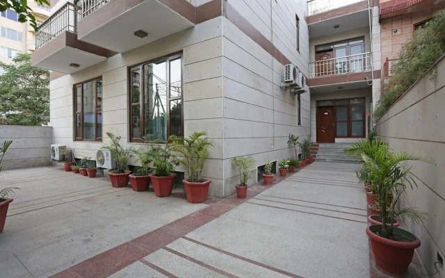 Solitaire Villa By OYO Rooms