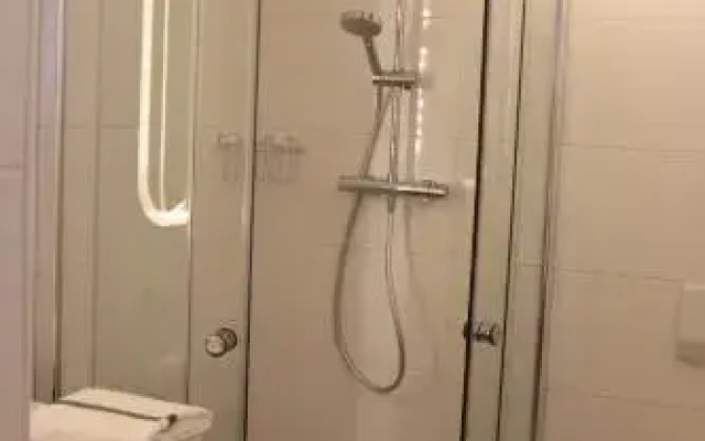 APARTMENTS42