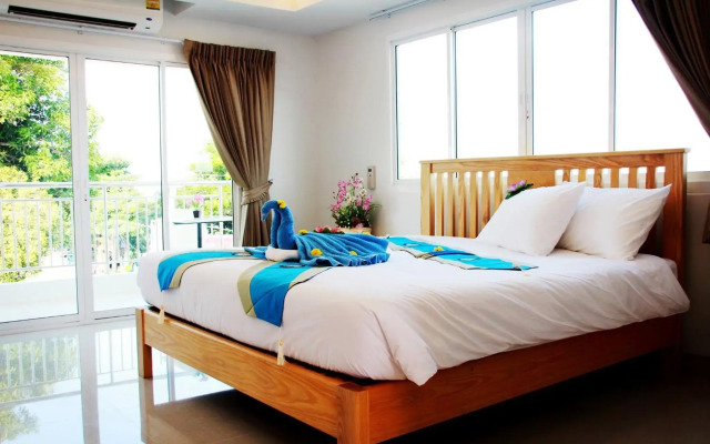 Thatphanom River View Hotel