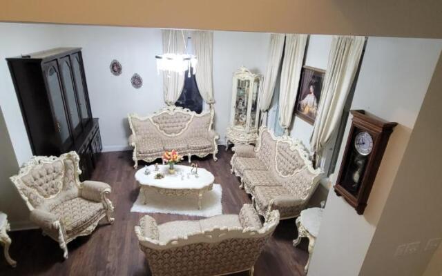Holland Farmhouse Inn B & B