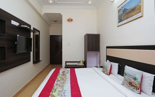 OYO 10413 Hotel Royal Plaza