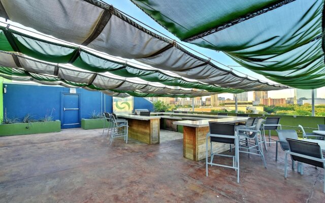 StayLo Luxury 2 Bedroom Apartment