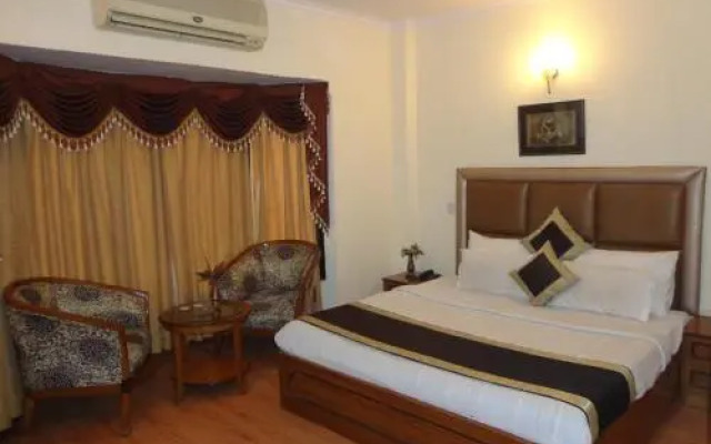 Hotel Smart Inn 2 by Royal Collection