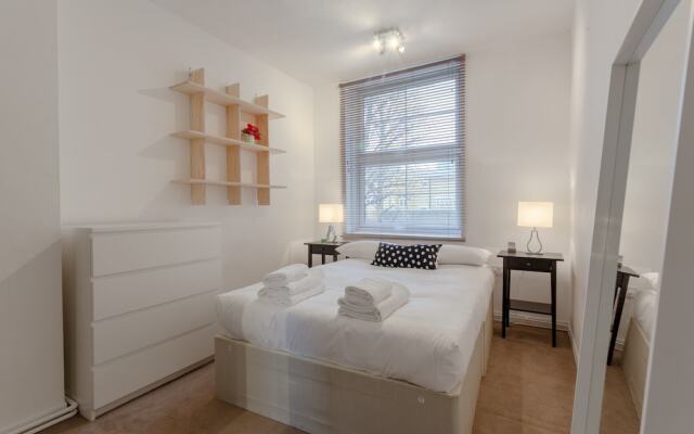 2 Bedroom Apartment in Wapping
