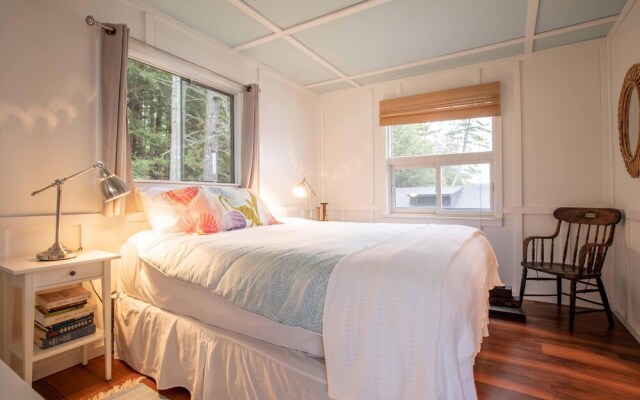 Red Pines a Lake of Bays Gem on a Very Private West Exposure 210' ft Point