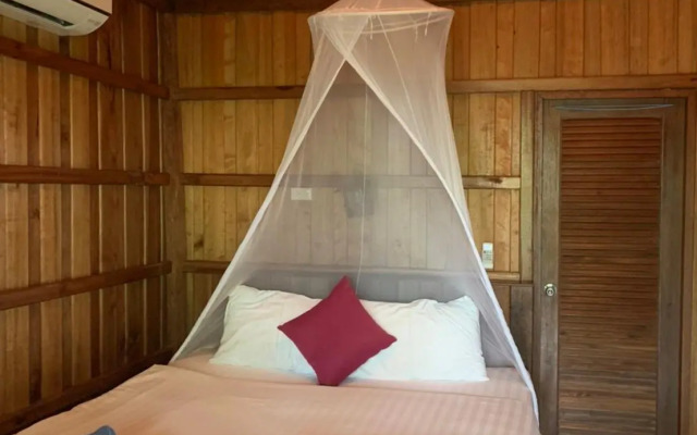 Thiw Son Beach Resort