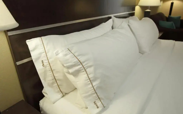 Holiday Inn Express & Suites - Vernon by IHG