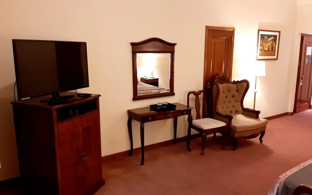 Hotel Maury