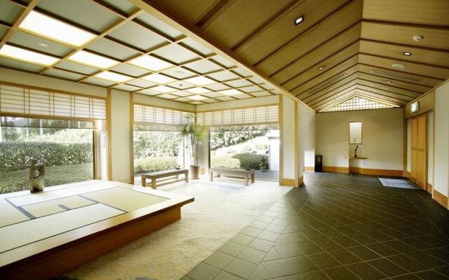 Menard Aoyama Resort
