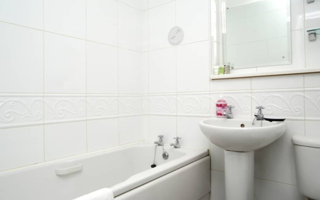 2 Bedroom Flat With Garage Parking