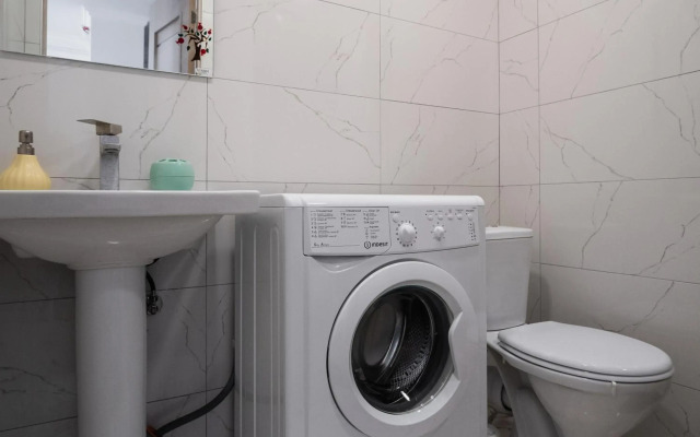 Bright apartment on 13th floor