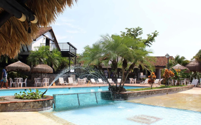 Lago Grande Hotel Resort & Centro de Convenciones