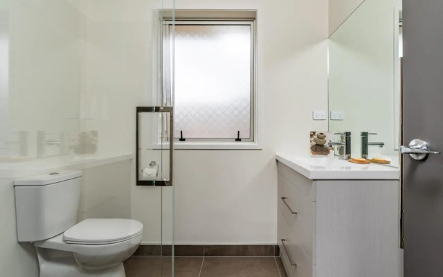 Bach near the Beach - Mangawhai Heads Holiday Home