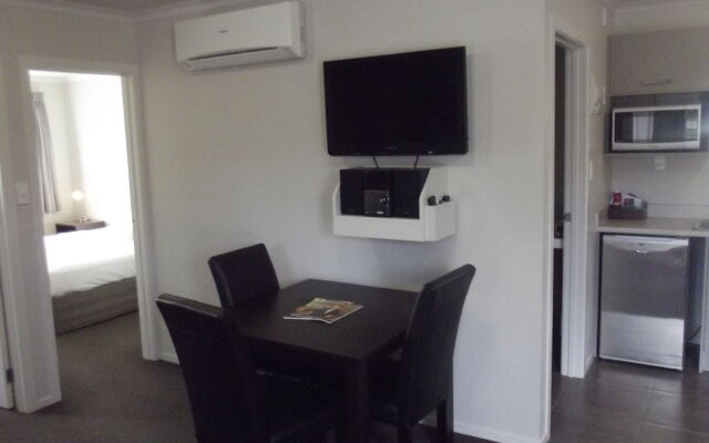 Arena Court Motel