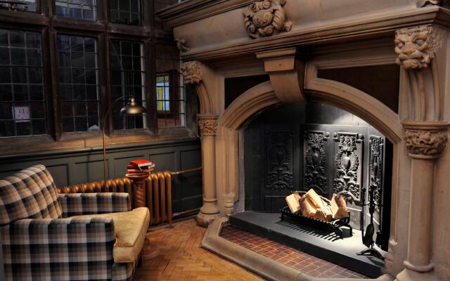 The Crown Manor House Hotel