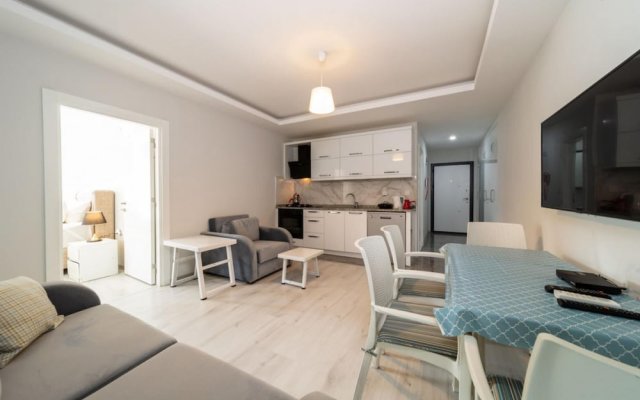 Flat With Shared Pool and Balcony in Konyaaltii