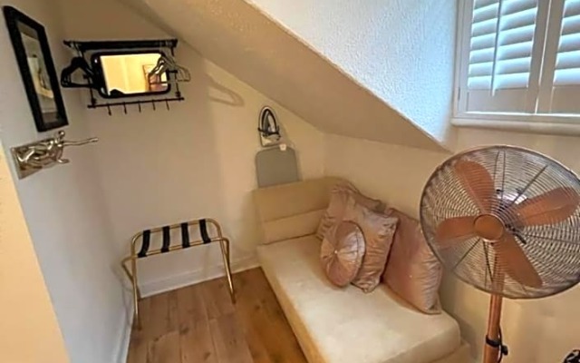 Olivia House