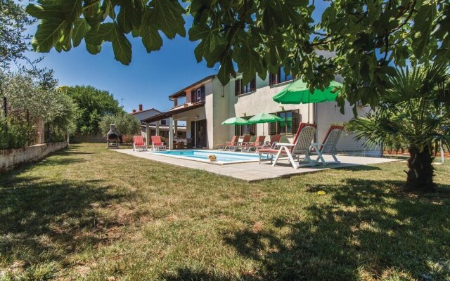 Stunning Home in Porec With Wifi and 3 Bedrooms