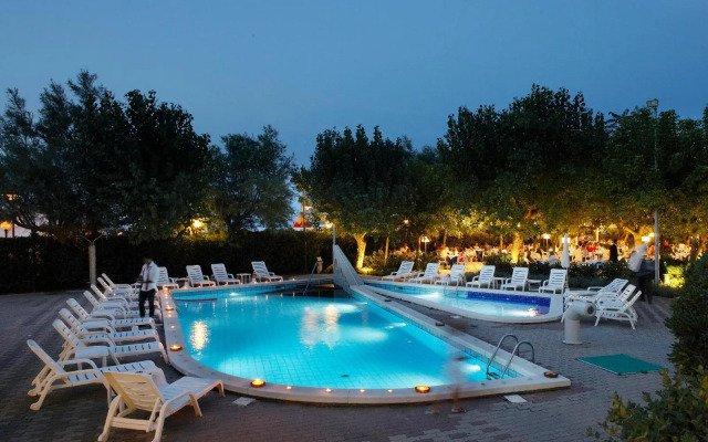 Alexandra Plaza Hotel