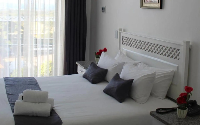 Royal Ushaka Hotel- Morningside