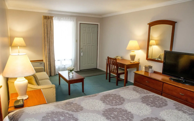 Rideau Heights Inn