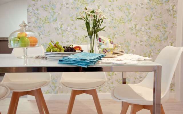 Feelathome Madrid Suites Apartments