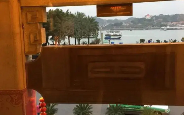 Lujiang Harbourview Hotel