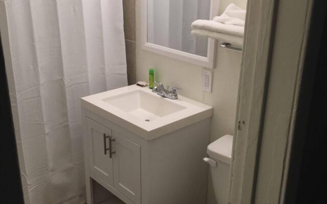 Good Knight Inn Motel