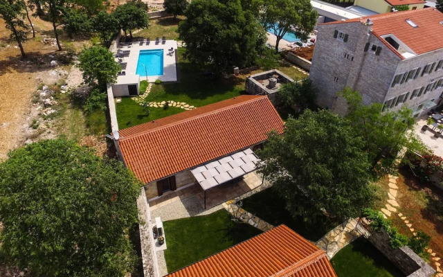The Poolside Stone House in Bale