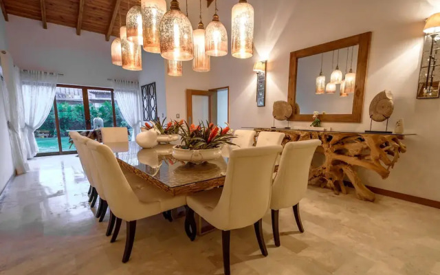 Luxurious 5-bdr villa at Casa de Campo