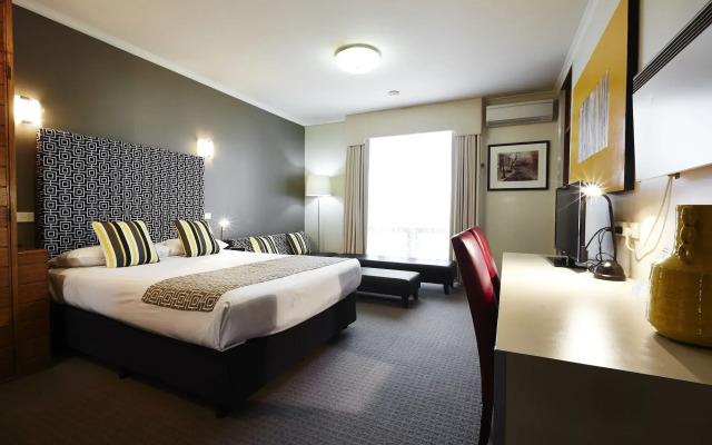 Sovereign Park Motor Inn