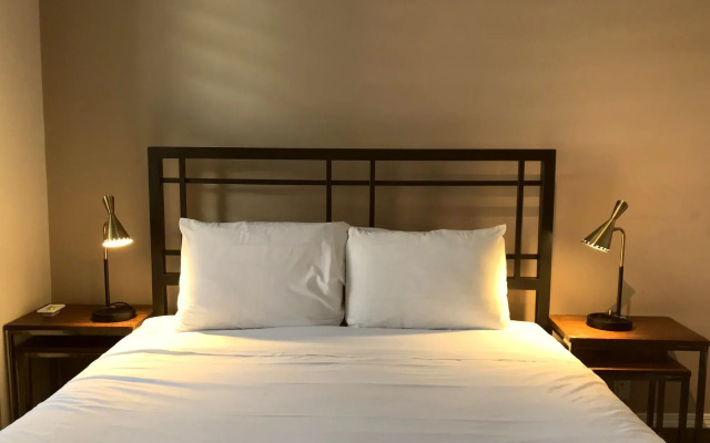 Touchstone Hotel - City Center