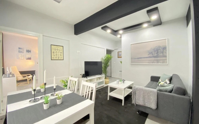 Flat Near Bagdat Street With Chic Interior Design