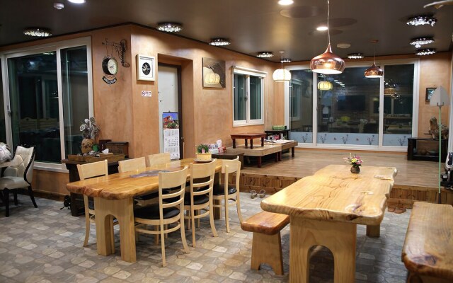 Ganghwa Sollaeum Mushroom Pension