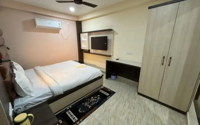 Goroomgo Akay guest house Varanasi