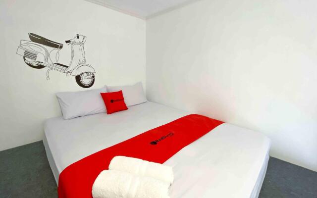 RedDoorz Syariah @ Jalan Saxophone Malang