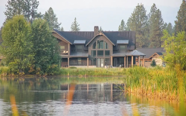 Spacious Mccall Home w/ Private Lake Access!